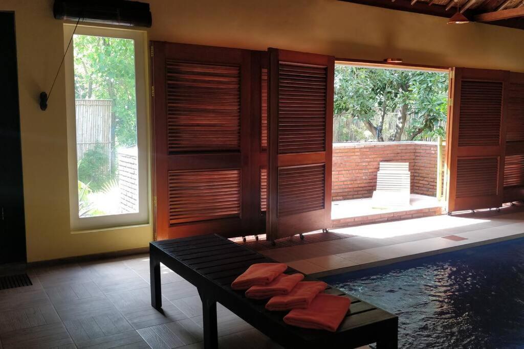 אמד Villa King: Unique Villa With Indoor Swimming Pool מראה חיצוני תמונה