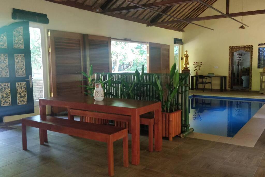 אמד Villa King: Unique Villa With Indoor Swimming Pool מראה חיצוני תמונה