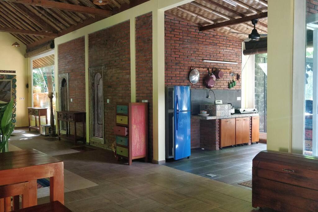 אמד Villa King: Unique Villa With Indoor Swimming Pool מראה חיצוני תמונה