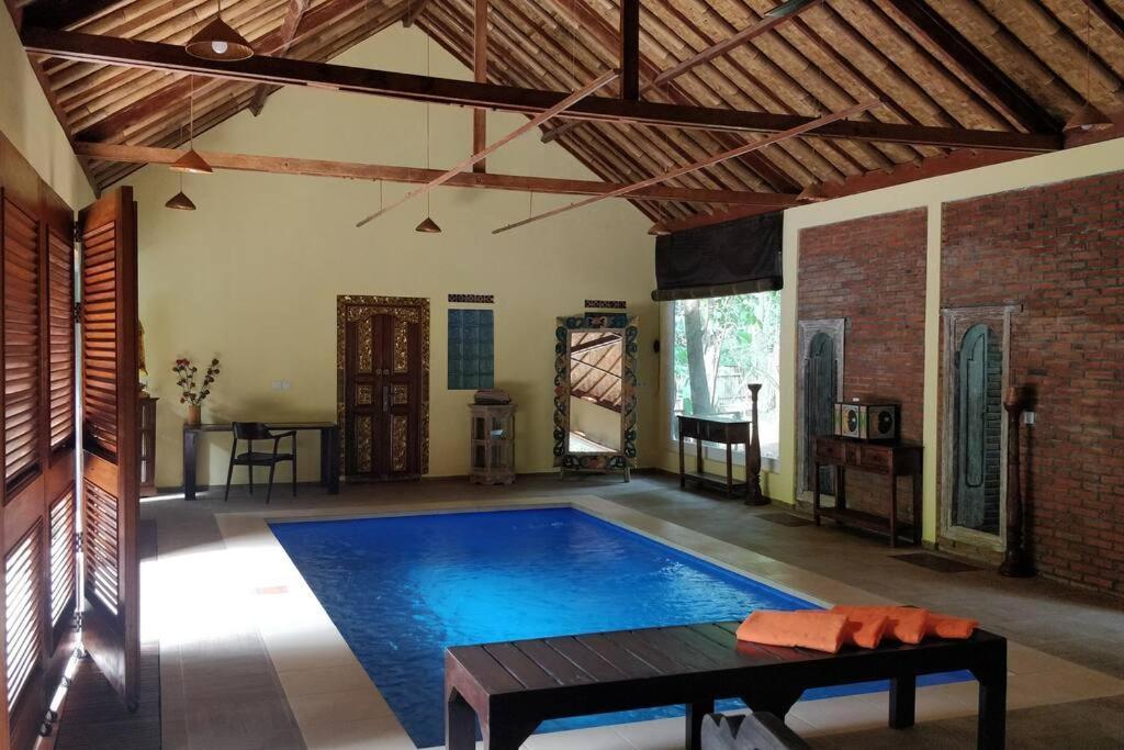 אמד Villa King: Unique Villa With Indoor Swimming Pool מראה חיצוני תמונה