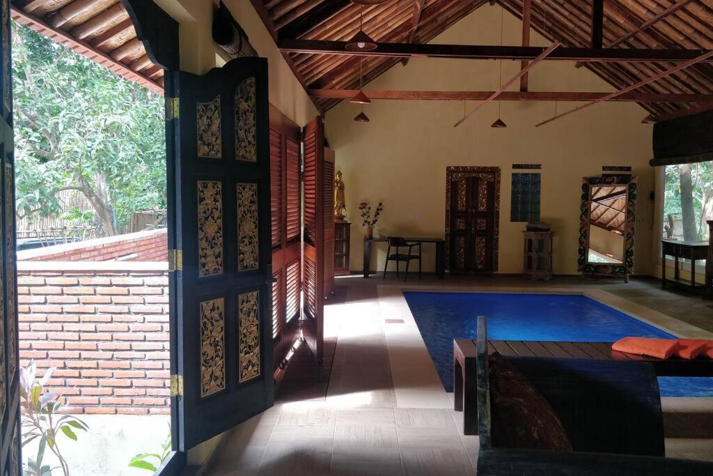 אמד Villa King: Unique Villa With Indoor Swimming Pool מראה חיצוני תמונה