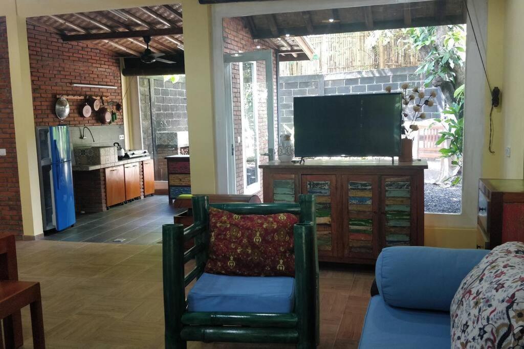 אמד Villa King: Unique Villa With Indoor Swimming Pool מראה חיצוני תמונה