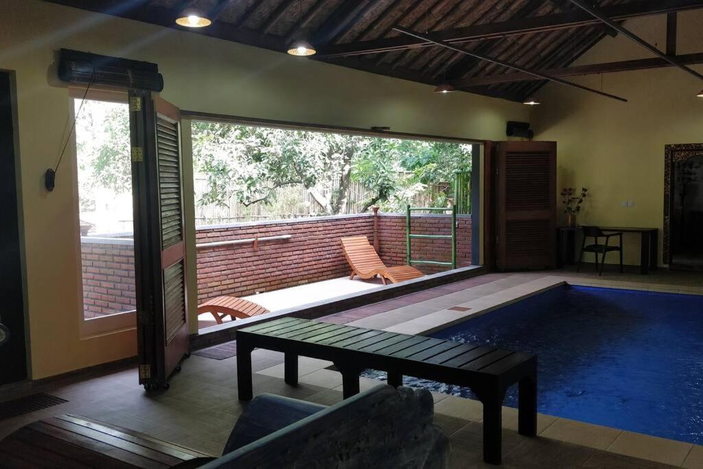 אמד Villa King: Unique Villa With Indoor Swimming Pool מראה חיצוני תמונה
